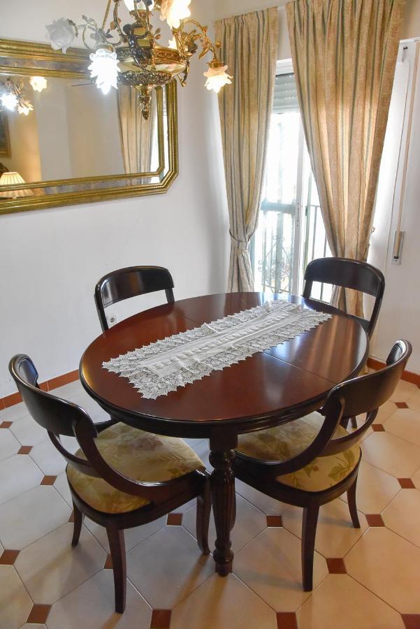 Room Martinez Sewilla Zewnętrze zdjęcie
